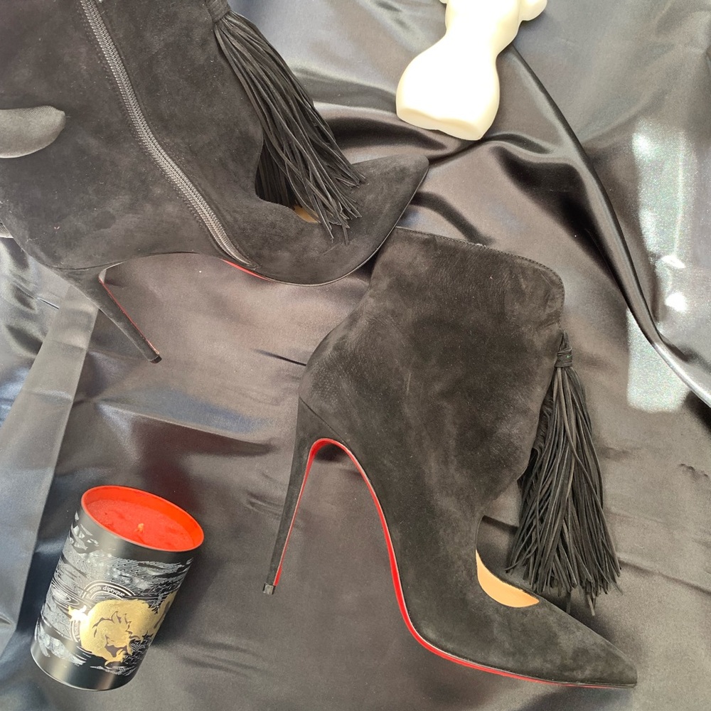 Christian Louboutin Otto tassel suede bootie sz 39